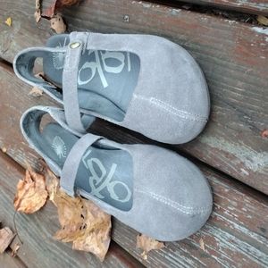 OTBT grey suede MaryJane
